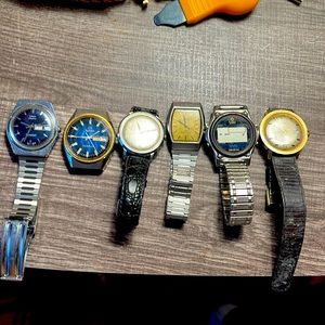 6 vintage Timex watches.  In need of repairs or batteries. AS IS!